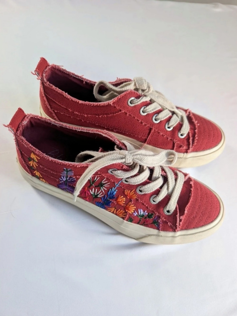 Blowfish Floral Embroidered Sneakers Red & Cream US 9